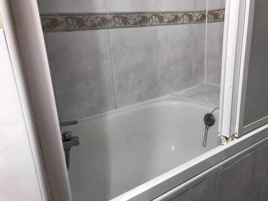 Agradable Apartamento En Zona Malasana Madrid Appartamento Esterno foto