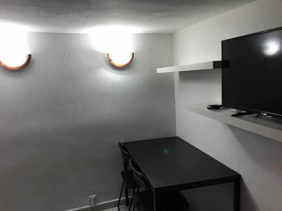 Agradable Apartamento En Zona Malasana Madrid Appartamento Esterno foto